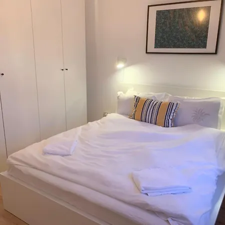 Jad - Comfortable - - Coresi Apartment *
