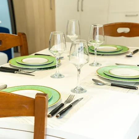 Jad - Comfortable - - Coresi Apartment *